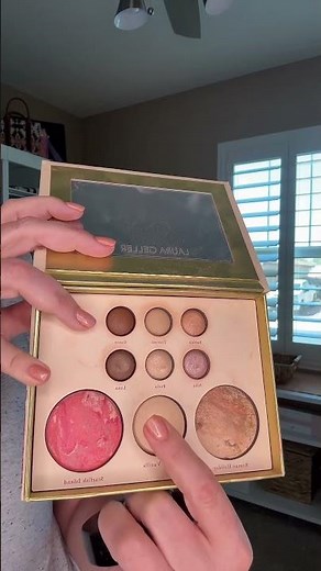 This is Laura Geller’s baked starter kit with the Tuscan dreams, makeup palette