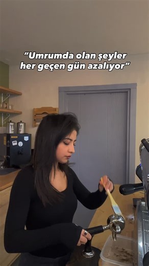 dünya on Instagram: "Hiç bişi kalmadı • • • • • • #umrumda #keşfet #keşifönerisi #geceyarısı #öneçıkanlar"