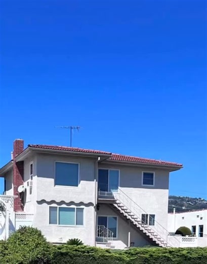 3 comments | ✨ Beautiful Duplex for Sale in San Pedro! ✨  Unit 1: 3 Bedrooms | 1 ⅓ Baths |  Double-Car Garage  Unit 2: 2 Bedrooms | 1 Bath Perfect opportunity for owner-occupants or investors looking to live in one unit and rent the other!  Text “PATTON” to 310-491-8618 for details or a private showing. #SanPedroRealEstate #DuplexForSale #IncomeProperty #SoCalHomes #RealEstateOpportunity MultiUnitLiving | Patty Fernandez Team | Facebook