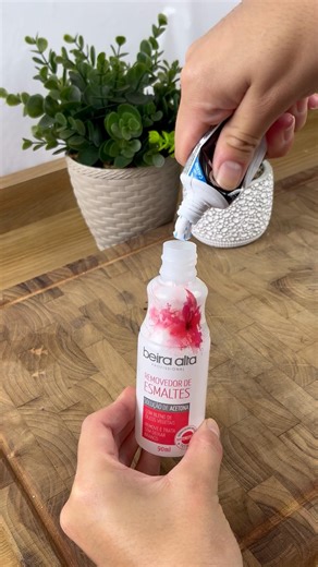 Simply add toothpaste to acetone and you'll be amazed. 😱 #cleaning #tips #kitchen