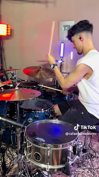 Mastering Chops on Drums: A Lesson with Rafael Silva