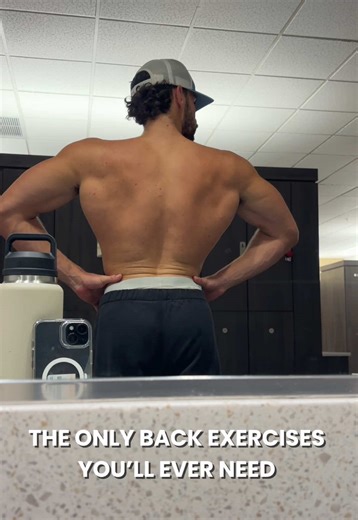 here are the main exercises i’ve used to build my back over the years: lat pulldowns, pull-ups, barbell rows, chest-supported t-bar rows, and incline dumbbell rows. pulling movements help build lat width, while rows add thickness to the upper-back, traps, and rear delts. i also do rear delt flys, but usually on shoulder days. #backworkout #gymtips #liftingtips #musclebuilding #hypertrophy