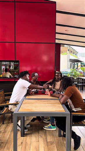 Fits ready, plans locked, and nothing hits better than a KFC Dipping Box with the squad. Good energy, great company, and dips that always deliver 🍗 #DippingBox #DipandSip #KFC #KFCkenya @Kyeva errands