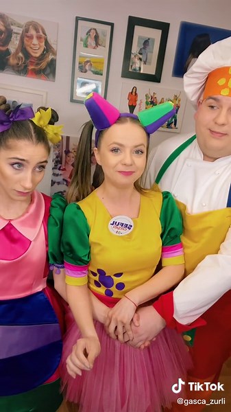 Cine este șeful casei? Videoclip nou pe canalul YouTube Zurli!