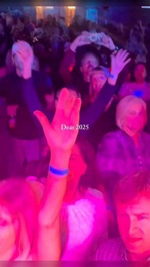 As 2025 comes to a close, we pause and reflect on all of the memories that we have been blessed to make with all of you. As we welcome 2026 together, we wish you all health, happiness and an abundance of more wonderful memories. We hope to have the privilege to be part of some of those memories with you. With so much love from our family to yours, Happy New Year’s Eve from all of us in the Oracle Band. See you in 2026! 🎆 @topfans | Oracle Band