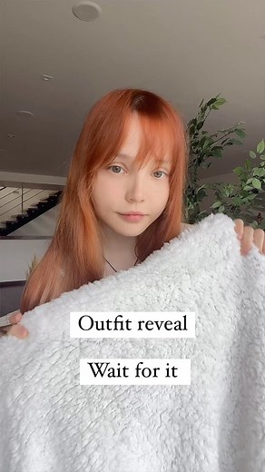Alisa Bishop on Instagram: "Rate my outfit 🌱"
