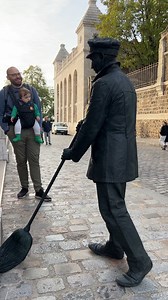 Wait until He moves!!😳 #humanstatue #illusion #paris | Julien Magic