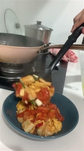 Sautéd Tomato In Egg With tofu #easyrecipe