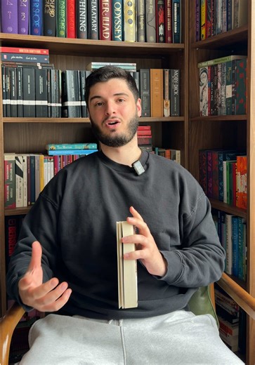 Quick review of My Cousin Rachel by Daphne DU Maurier. I didn't want to spoil too much, just go into it and I can guarantee you, you won't regret it. #booktok #bookrecs #books #bookrecommendations #booktokfyp