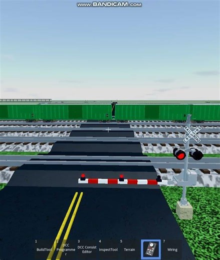 BR Class 66 Freightliner Green Box Car Train #train