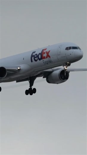 Cargo Power in the Clouds: FedEx 757-200 Landing at ATL