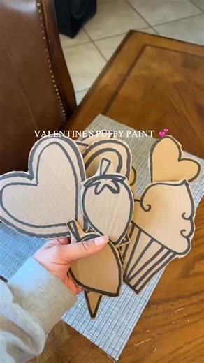 Valentine’s Day puffy paint 💕 How to: - Mix 1 part glue to 2 parts shaving cream. Should be thick consistency - Add food coloring - We made it in plastic baggies so it’s less mess and easier to paint #valentinesday #artsandcraftsforkids #kidscrafts #toddleractivities #preschoolactivities | Cynthia Gutierrez
