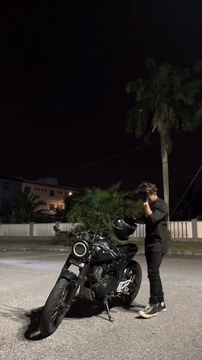 Batman Cafe Racer Honda CB 750 - Unique Batman-Inspired Design