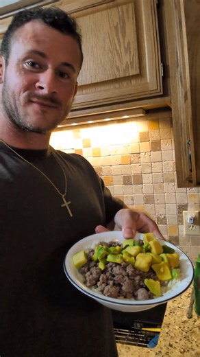 My typical healthy go to meal. Ground beef rice bowl with avocados.