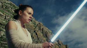 Is this how Rey gets her own lightsaber in Star Wars: The Last Jedi?