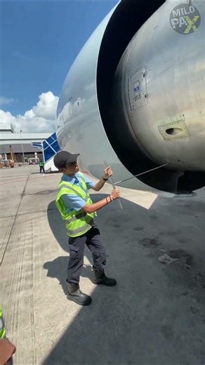 Can You Start an Airplane Engine by Hand? ✈️😲