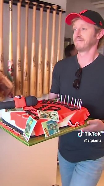 A legendary birthday cake for a legendary broadcaster 🎂 #MLB #Baseball #DuaneKuiper