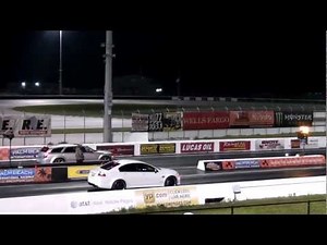 Pontiac G8 vs Dodge Magnum SRT - Drag Race Video - Road Test TV ®