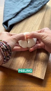 96 reactions · 27 shares | No more peeling panic—just easy, breezy garlic hacks. Whether you’re smashing with a knife, shaking it up in a jar, or rolling with a silicone sleeve—we’ve got the tricks to make it so much easier. ✨ Got a favorite method? Or one we missed? Let us know in the comments! #GarlicHacks #PeelLikeAPro #ForksOverKnives #PlantBasedKitchen | Forks Over Knives | Facebook