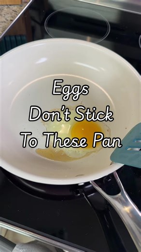 This 3-piece ceramic nonstick pan set makes cooking and cleanup easier. #cookware #nonstickpans #cookingathome #kitchenfinds #healthycookware @Kikcoin Kitchen