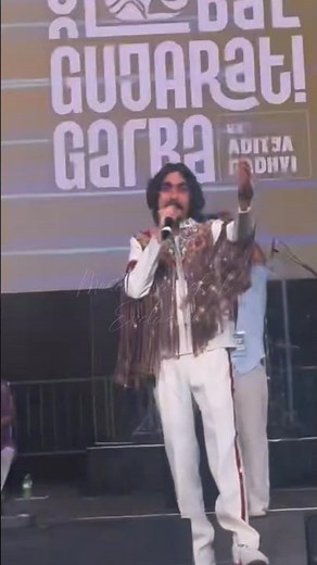 HELO MARO SHAMDHDO Song Live Aditya Gadhvi Regina CANADA Global Gujarati Garba|