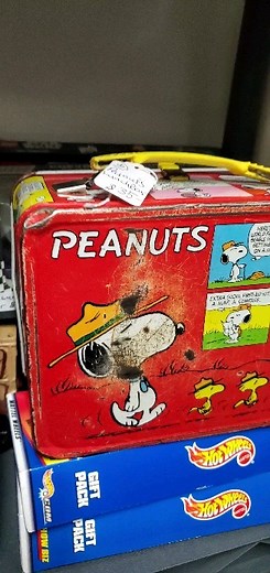 Some finds I passed on today... #snoopy #antiquing #collectpeanuts #snoopygrams #ilovesnoopy #snoopyfanclub #vintagefinds | CollectPeanuts