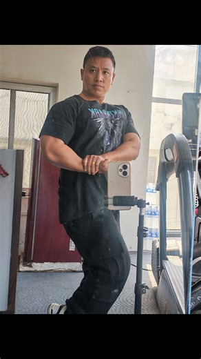 RAW FITNESS on Instagram: "Side chest pose"