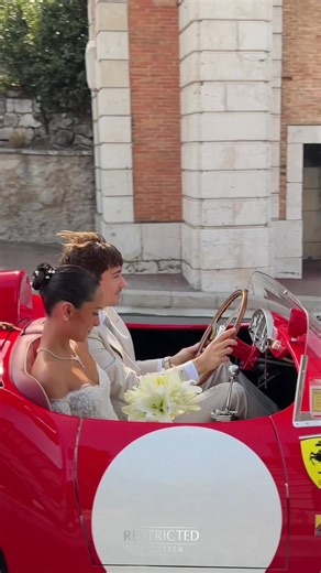 Exclusive Wedding with a 1957 Ferrari 250 Testarossa