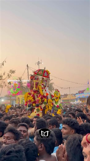 Manavai Diaries on Instagram: "வீரப்பூர் வேடபரி திருவிழா 💫🔥 #veerapoor #veerapoortemple #veerapur #ponnarsankarkadhai #ponnarsankar #ponnarshankar #manapparai #manaparai #viral #viralvideos #reelsviral #viralreels #trendingaudio #trendingreels #festivel #celebration"