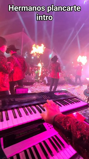 90K views · 2.8K reactions | Tocando acompanamiento Sigueme :) para mas videos #parati #tecladistas #TierraCaliente Hermanos Plancarte de TC | Abel Lopez-BarbaRoja | Facebook
