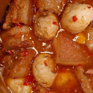 Cách kho thịt kho tàu ko cần nước màu. Thịt mềm rệu, màu đẹp bắt mắt nhìn là thèm. Công thức: https://bepxua.vn/cong-thuc-che-bien-mon-thit-kho-trung-muoi-ngon-dung-dieu/ | BepXua