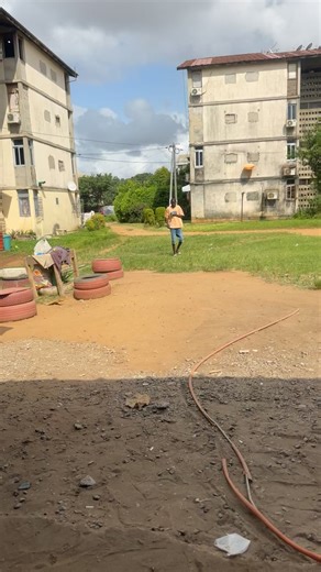 On dis tu peux pas arriver loin avec ça il dis il peut arriver jusqu'à Abobo pourtant on es sur Poy 😭#pourtoii