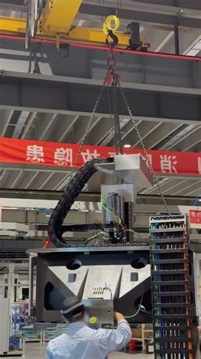 The installation of vertical machine tool. Action🎬 #5axis #cnc #machine #machinetools