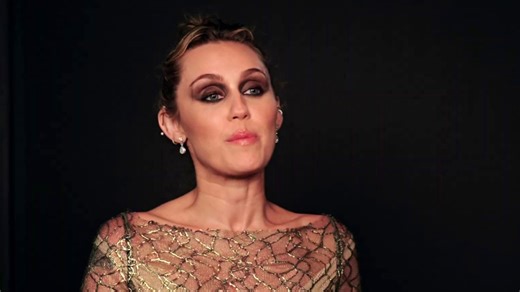 Avatar: Fire and Ash: Creating 'Dream as One' by Miley Cyrus (featurette)