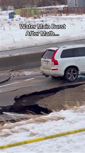 Following a major water main break, a boil water advisory is now in effect for several NW Calgary neighbourhoods. City crews are actively working to repair the rupture, and water restrictions have been escalated while the system is stabilized. #yyc #yyccalgary #calgary #watermainbreak #calgaryevents