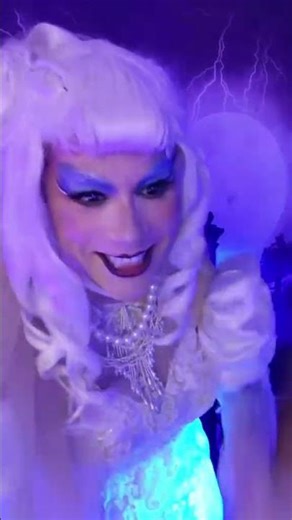 Constance gives her groom something special #hauntedmansion