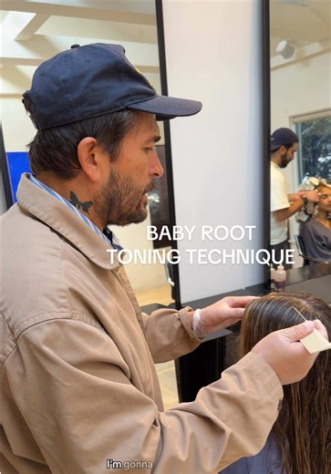 A baby tiny root versus a lived in colored tone down. With my classic lived in color the root was stretched down! very low maintenance. A baby root has a classic look a little bit more high maintenance. Both pretty and seamless @Re@Redkene@Redken Proo#johnnyramirezi#livedincolore#beverlyhillssalona#hairtransformationa#hairtok