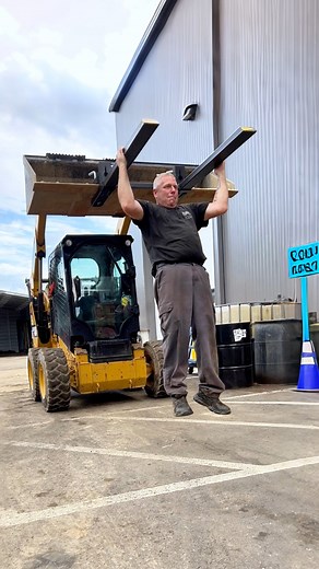 16K views · 65 reactions | Turn your tractor into a lifting powerhouse! VEVOR Pallet Forks handle up to 4,000 lbs with ease.  헢헿헱헲헿 헵헲헿헲: https://s.vevor.com/QTYROB ️ 헖헼헱헲: 헩헜헣헙헔헡ퟱ (Extra 5% off) #VEVOR #VEVORDIY #DIYProject #HomeDIY #VEVORHomeImprovement #palletfork | VEVOR Home Improvement | Facebook