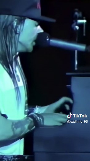 Guns N' Roses Live Performance of 'November Rain' in Indiana 1991