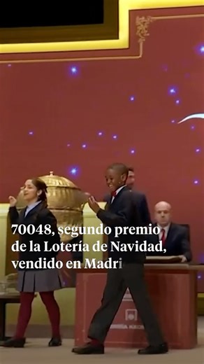 La Vanguardia on Instagram: "🍀 El segundo premio del Sorteo Extraordinario de la Lotería de Navidad que se celebra este lunes en el Teatro Real de Madrid ha correspondido al número 70048 y está dotado con 1.250.000 euros la serie, con lo que el poseedor de cada décimo ganará 125.000 euros. El número ha sido cantado a las 9:22 horas y ha sido el más madrugador, el primero en salir. Ha sido vendido íntegramente en Madrid, donde se ha consignado la totalidad de los décimos. #loteríanavidad #Loterí