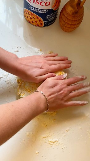 5.6K reactions · 1.4K shares | It doesn’t get much ‘cheddar’ than this 燎️ Click for our fan-favorite Cheddar Biscuit recipe! | Crisco | Facebook