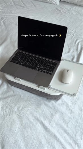 portable lap desk for your tablet or ereader! These are so cute and makes for the perfect cozy night in :) #lapdesk #kindlestand #kindle #reading #cozyvibes