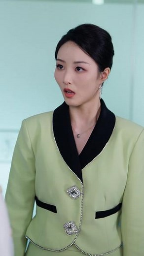 薇薇一笑很倾城 一次舞会，他发现全城最耀眼的女人，竟是和他离婚的“丑妻”#有点上头 #相当炸裂 #短剧推荐 #爽剧推荐 大女主逆袭爽剧！