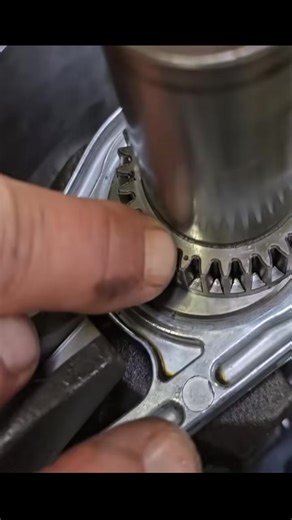 Briggs and Stratton Engine Rebuild - Getting the Locked Up Engine Running Again! - Part 3 (4) | Engine Rebuild Guy