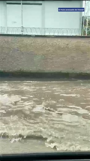 Diário do Litoral on Instagram: "🌧️ As chuvas na manhã desta terça-feira (10) deixaram trechos da Avenida Nossa Senhora de Fátima, na Zona Noroeste de Santos, alagados. ☔️ A previsão é que a chuva volte a ocorrer no decorrer desta manhã, com temperatura máxima de 24°C e mínima de 22°C. 📸: Fábio Rocha/DL #dl #chuva"