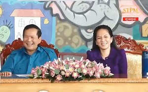 2.5M views · 74K reactions | លោកយាយ ៖"លោកចៅសូមទោស ! ក៉ំយូរពេក ខ្លាចយាយឡើងកប៉ាល់ហោះទៅមុនបាត់…. Telegram ៖ https://t.me/campost_asia | Cam Post Media | Facebook