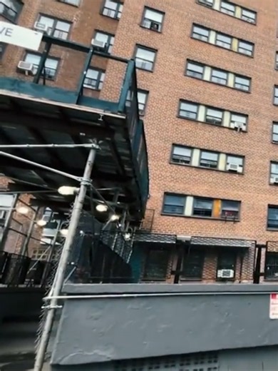 For a second straight day, power outages were a theme across New York City, leaving part of a NYCHA apartment complex in Harlem without power since Thursday afternoon. #nyc #harlem #poweroutage #nycha #apartment