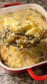 Ground Beef Pot Pie Casserole with Cheddar Bay Biscuit Topping 😮‍💨🔥. #fallrecipes #easyrecipe