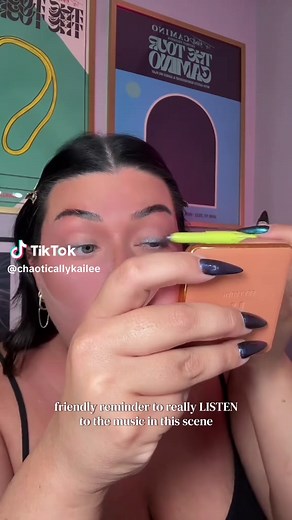 shout out to the posers because you can’t be alt and support what’s happening rn #alt #alternative #alttiktok #altgirl #altmusic