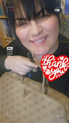 Ευχαριστώ για το δώροοοοο!!!!👜👜👜🎁🎁🎁Σας αγαπώ τόσο πολύ!!!!❤️❤️Αξίζετε τα πάντα!💯💯💯